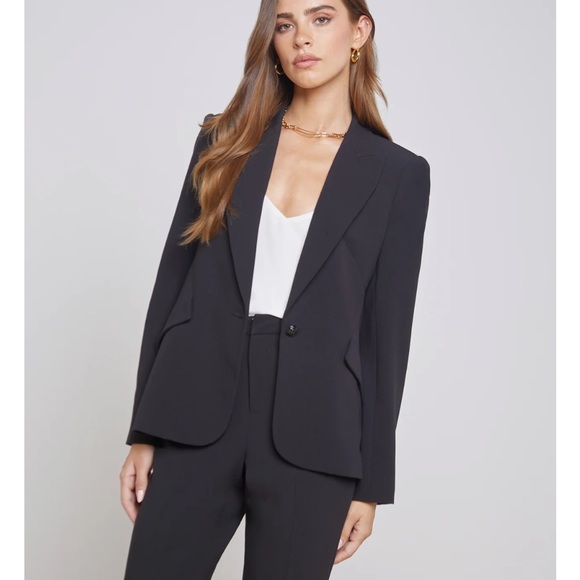 L’AGENCE Chamberlain Blazer in Navy - Picture 2 of 6